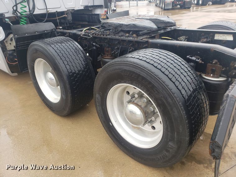 image for item HO9409 2013 International ProStar 122  semi truck