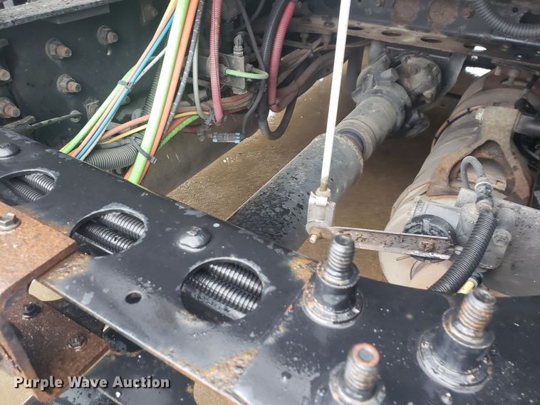 image for item HO9409 2013 International ProStar 122  semi truck