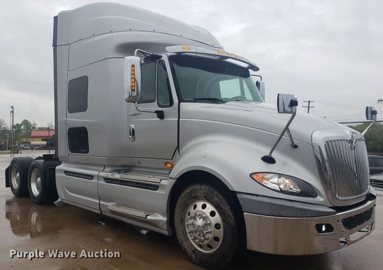 image for item HO9410 2013 International ProStar 122  semi truck