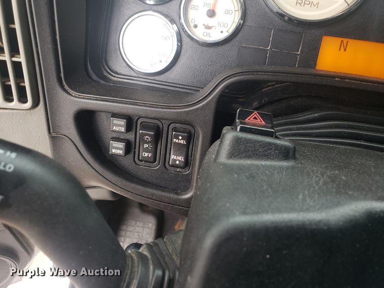 image for item HO9410 2013 International ProStar 122  semi truck