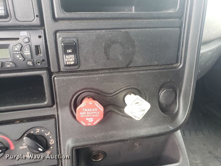 image for item HO9410 2013 International ProStar 122  semi truck