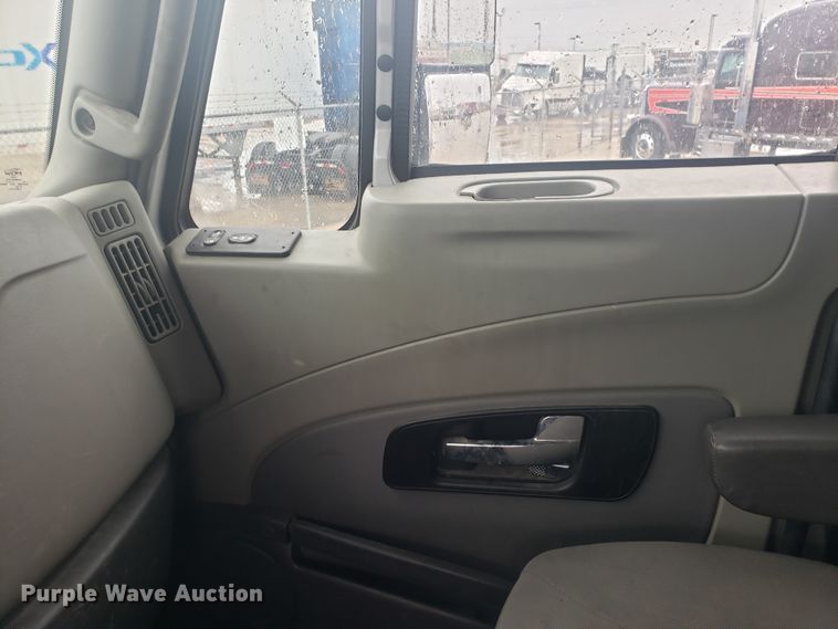 image for item HO9410 2013 International ProStar 122  semi truck