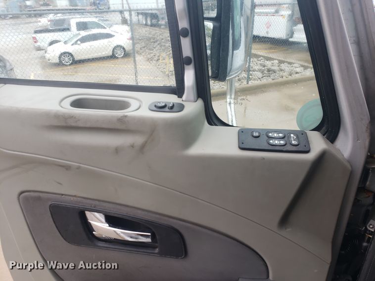 image for item HO9410 2013 International ProStar 122  semi truck