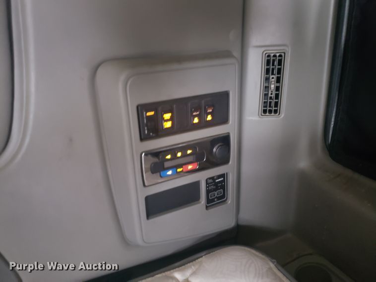 image for item HO9410 2013 International ProStar 122  semi truck