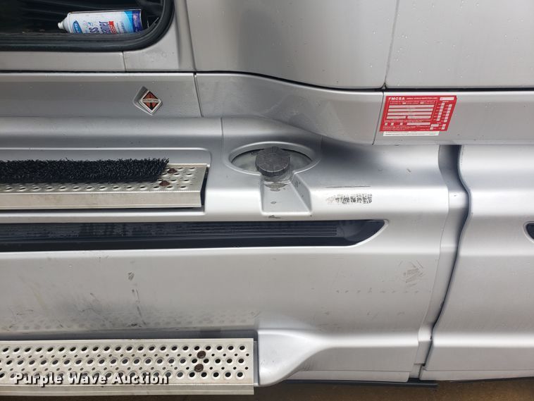 image for item HO9410 2013 International ProStar 122  semi truck