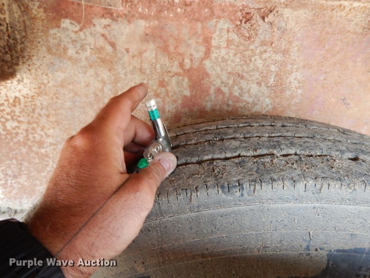 image for item HO9498 1961 Trailmobile  drop deck trailer