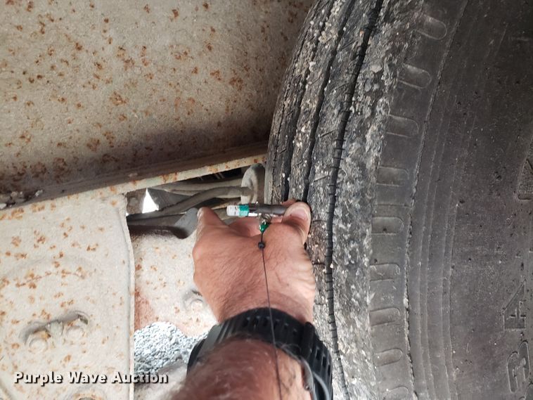 image for item HP9507 1989 Wilson  lowboy equipment trailer