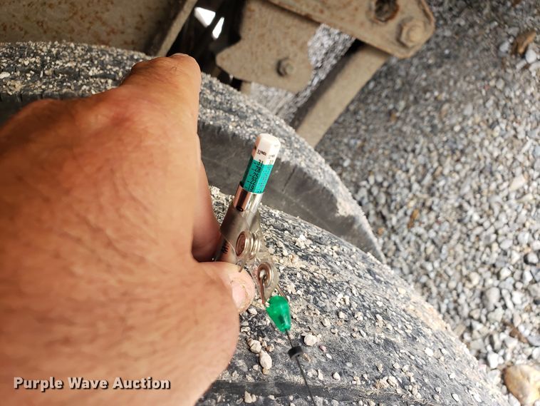 image for item HP9507 1989 Wilson  lowboy equipment trailer