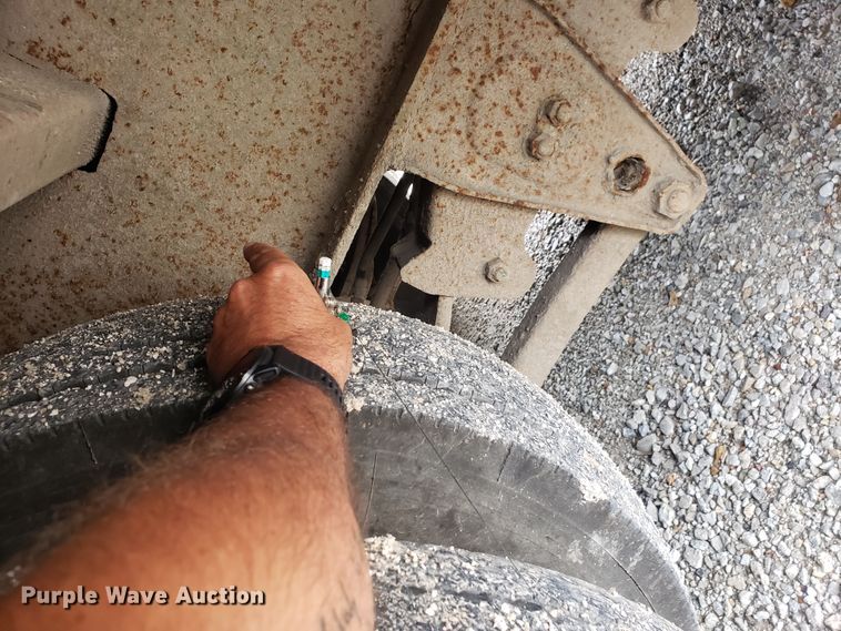 image for item HP9507 1989 Wilson  lowboy equipment trailer