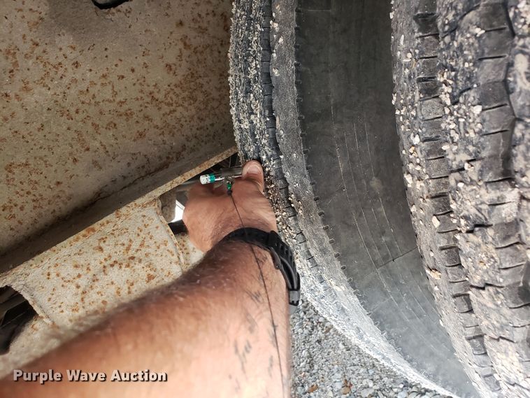 image for item HP9507 1989 Wilson  lowboy equipment trailer