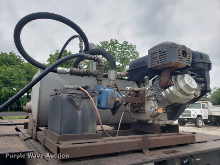 image for item HP9507 1989 Wilson  lowboy equipment trailer