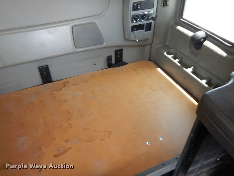 image for item HP9553 2011 International ProStar  semi truck