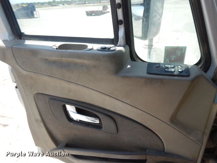 image for item HP9553 2011 International ProStar  semi truck