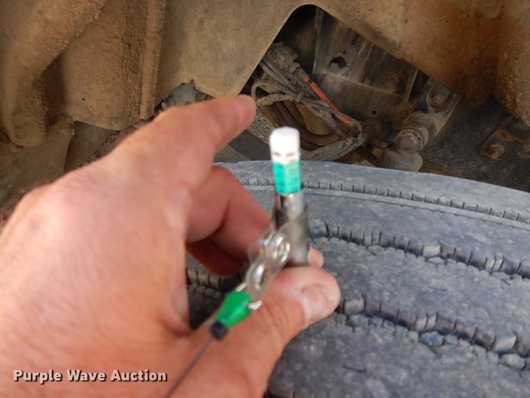 image for item HP9553 2011 International ProStar  semi truck