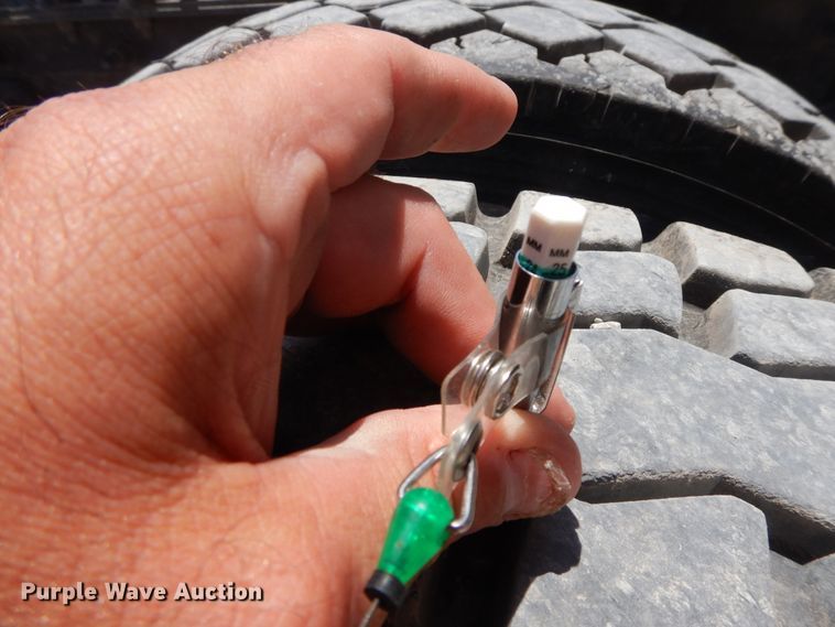 image for item HP9553 2011 International ProStar  semi truck