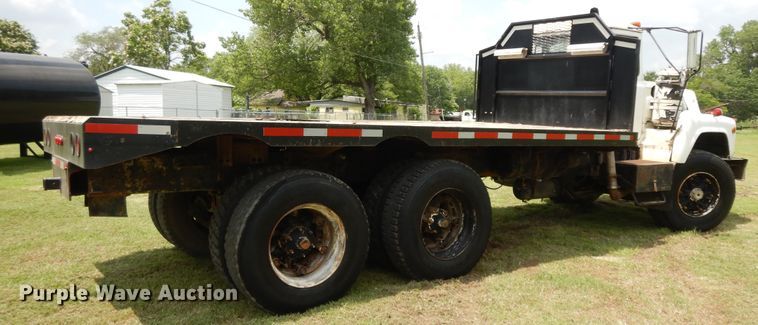 image for item HP9579 1984 Mack DM492S  flatbed truck