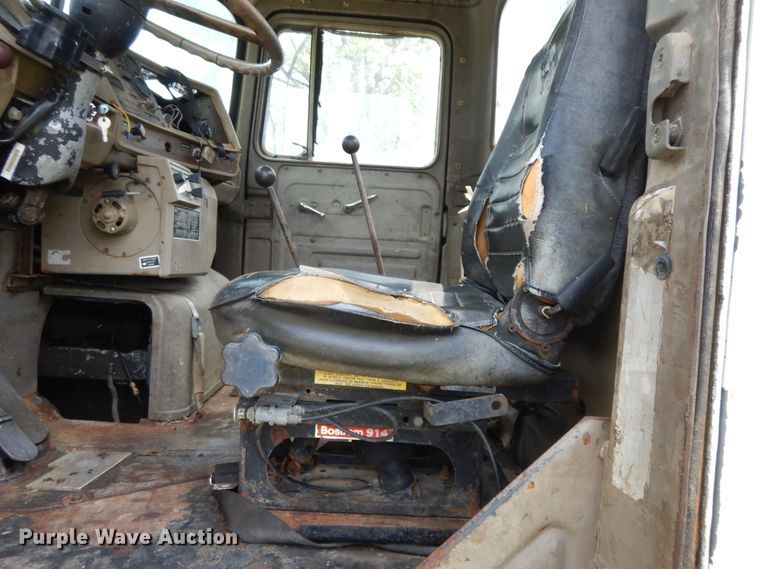 image for item HP9579 1984 Mack DM492S  flatbed truck