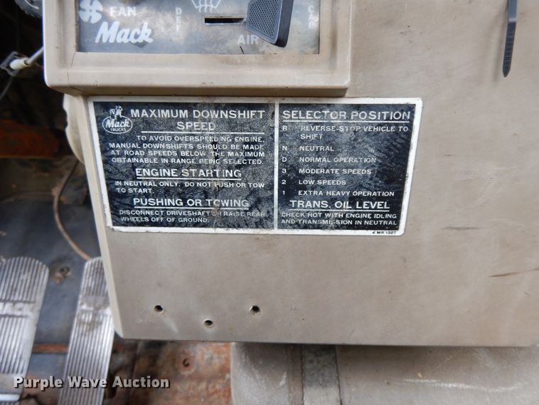 image for item HP9579 1984 Mack DM492S  flatbed truck