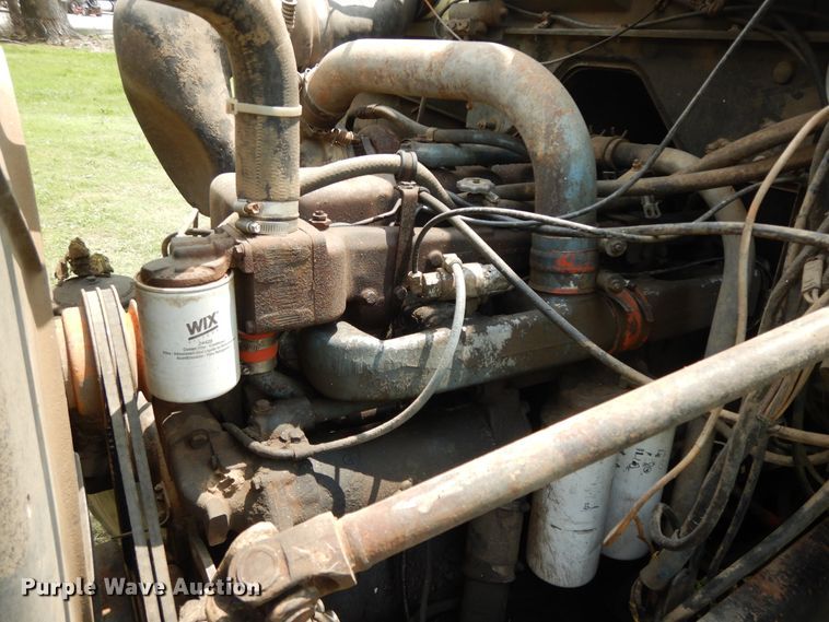 image for item HP9579 1984 Mack DM492S  flatbed truck