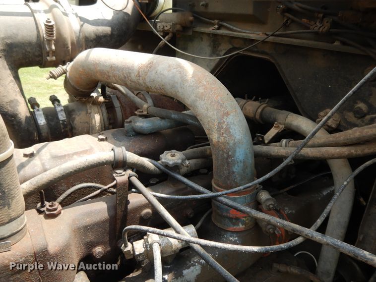 image for item HP9579 1984 Mack DM492S  flatbed truck