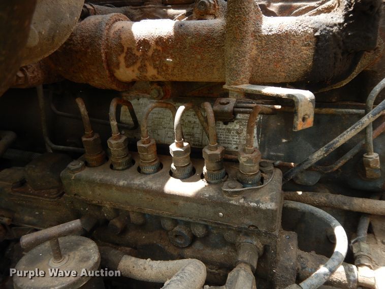 image for item HP9579 1984 Mack DM492S  flatbed truck