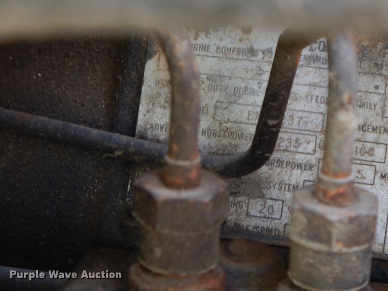 image for item HP9579 1984 Mack DM492S  flatbed truck