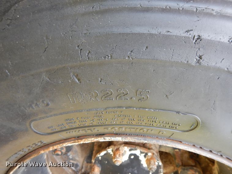 image for item HP9579 1984 Mack DM492S  flatbed truck