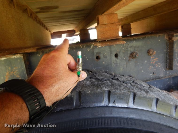 image for item HP9579 1984 Mack DM492S  flatbed truck