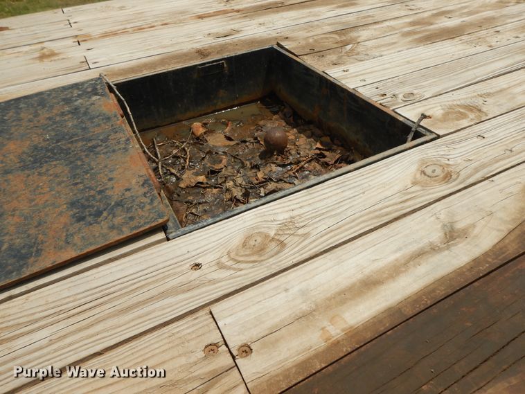 image for item HP9579 1984 Mack DM492S  flatbed truck