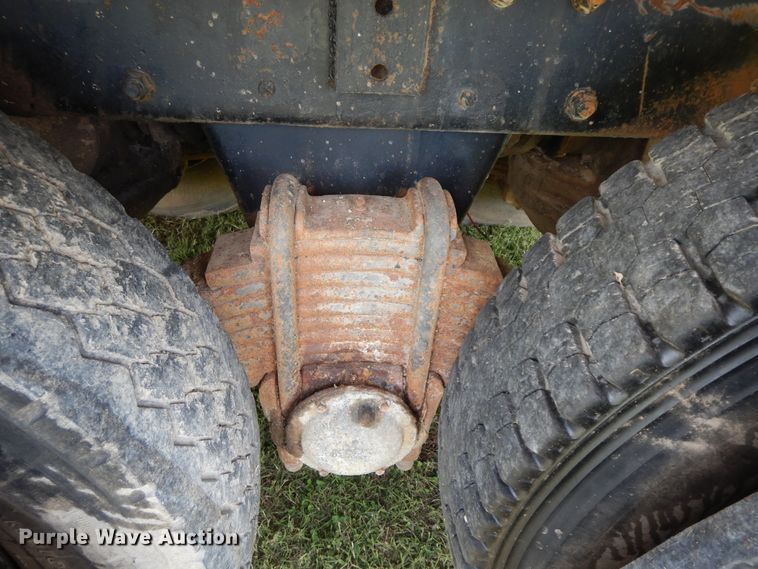 image for item HP9579 1984 Mack DM492S  flatbed truck