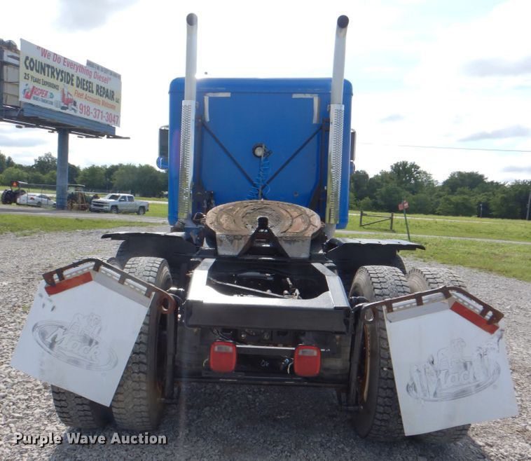 image for item HT9274 2012 Mack CHU613  semi truck