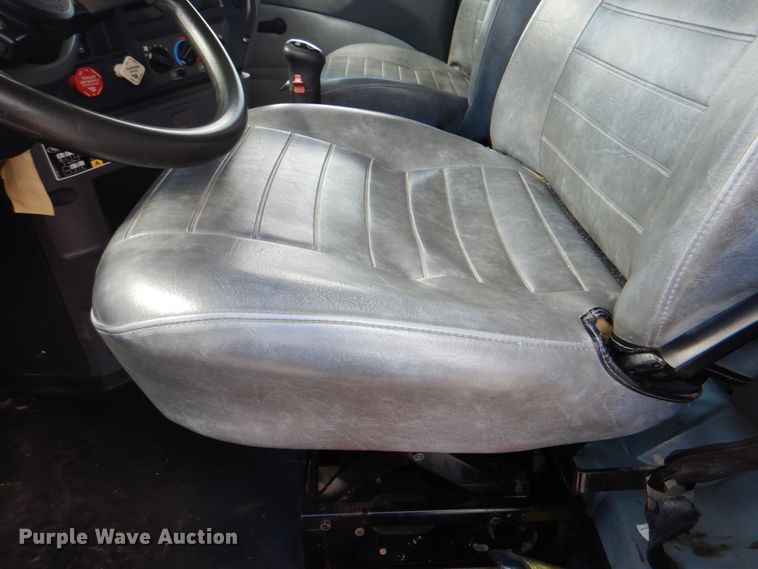 image for item HT9274 2012 Mack CHU613  semi truck