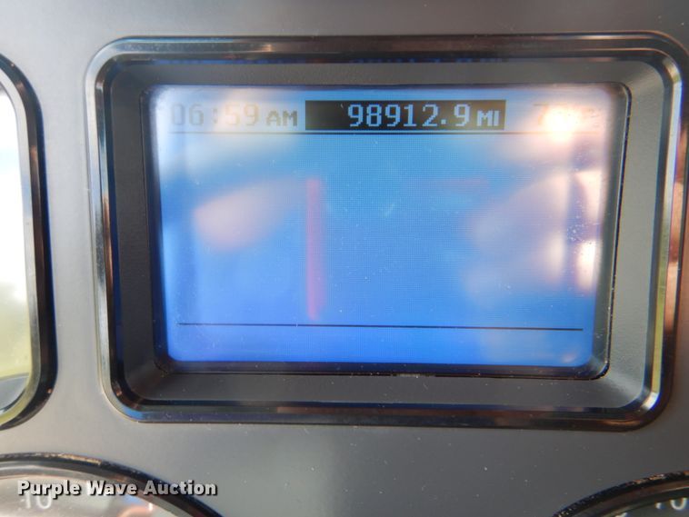 image for item HT9274 2012 Mack CHU613  semi truck