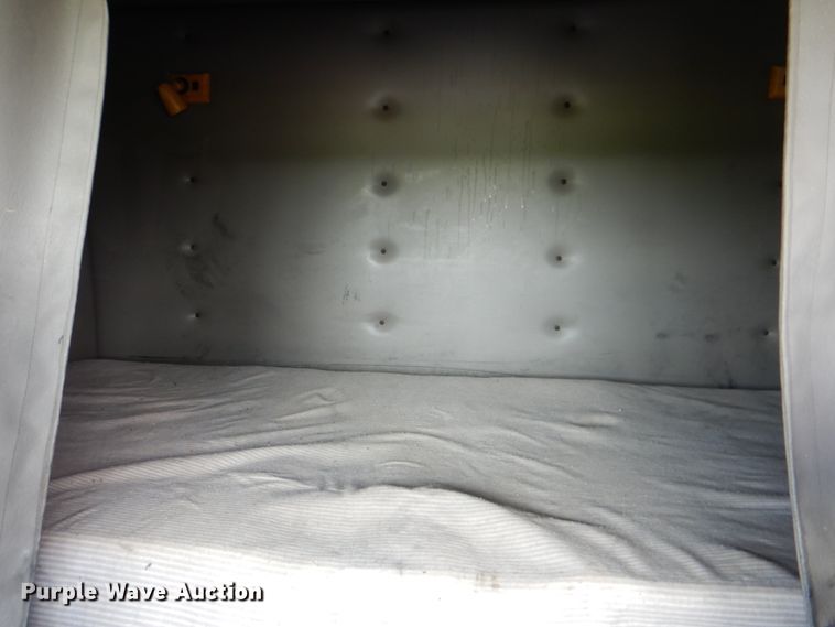 image for item HT9274 2012 Mack CHU613  semi truck