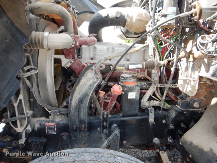 image for item HT9274 2012 Mack CHU613  semi truck