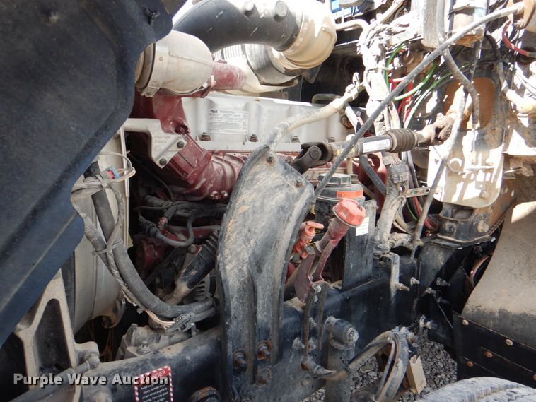 image for item HT9274 2012 Mack CHU613  semi truck