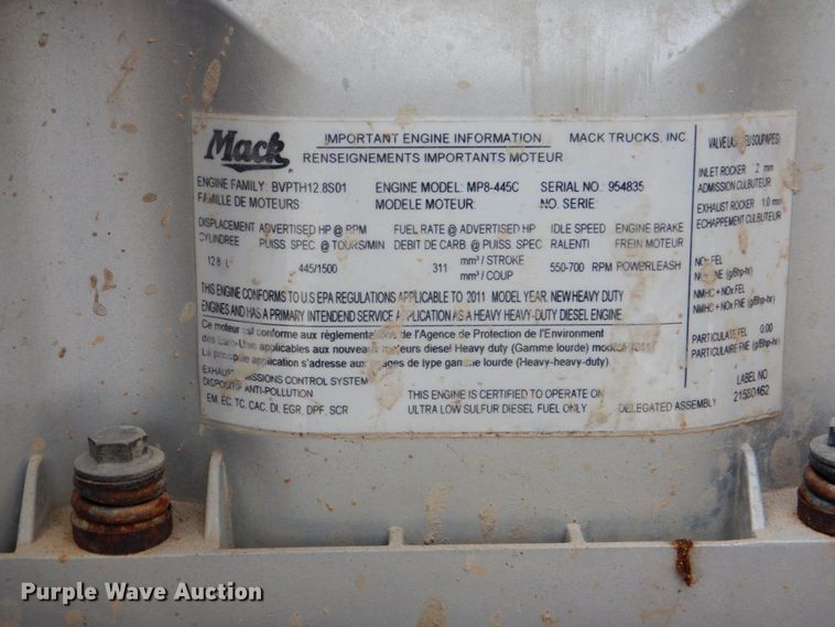 image for item HT9274 2012 Mack CHU613  semi truck