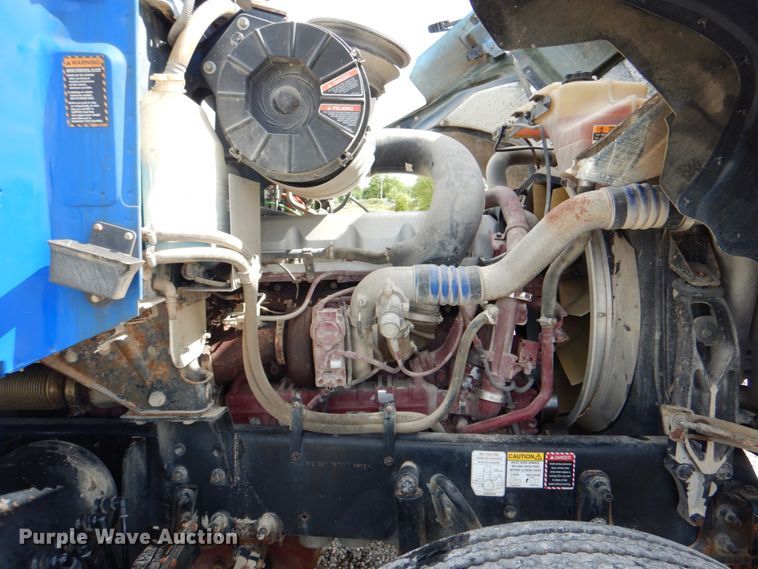 image for item HT9274 2012 Mack CHU613  semi truck