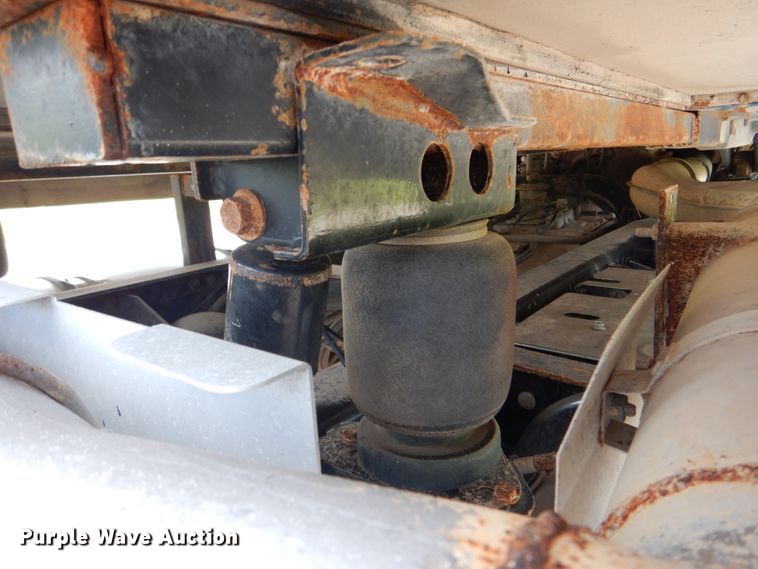 image for item HT9274 2012 Mack CHU613  semi truck