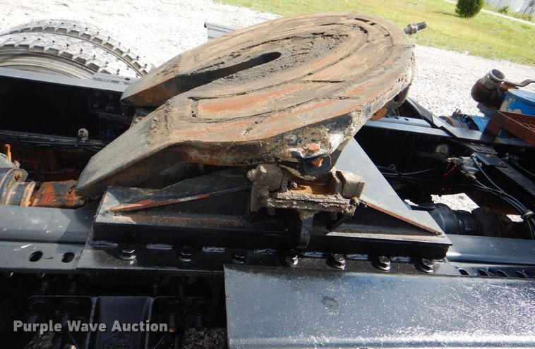 image for item HT9274 2012 Mack CHU613  semi truck