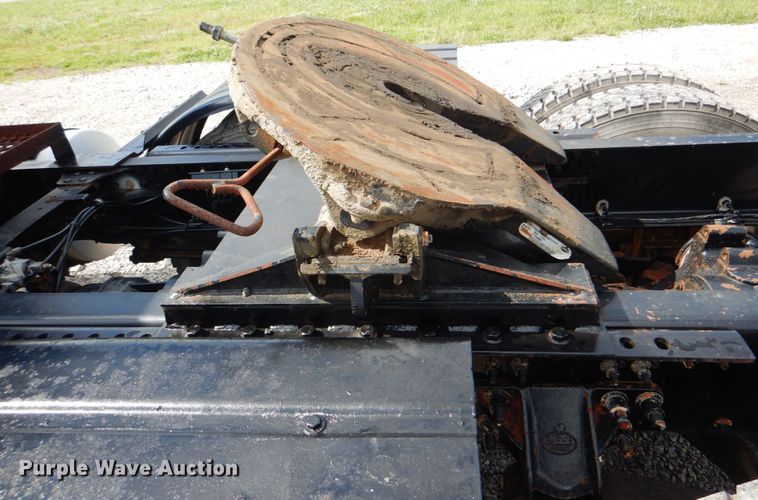 image for item HT9274 2012 Mack CHU613  semi truck