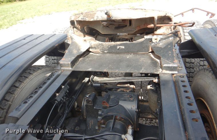 image for item HT9274 2012 Mack CHU613  semi truck