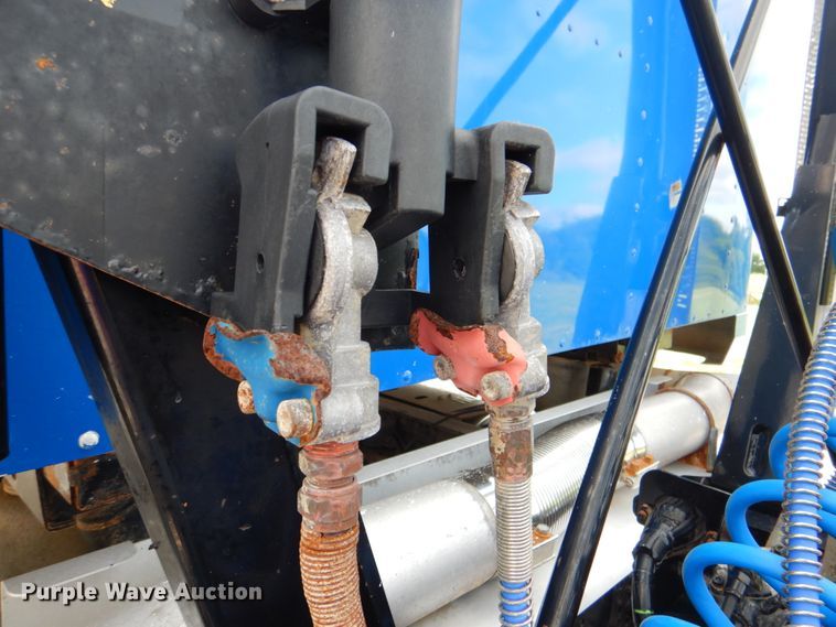 image for item HT9274 2012 Mack CHU613  semi truck