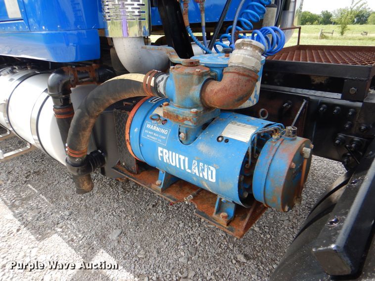 image for item HT9274 2012 Mack CHU613  semi truck