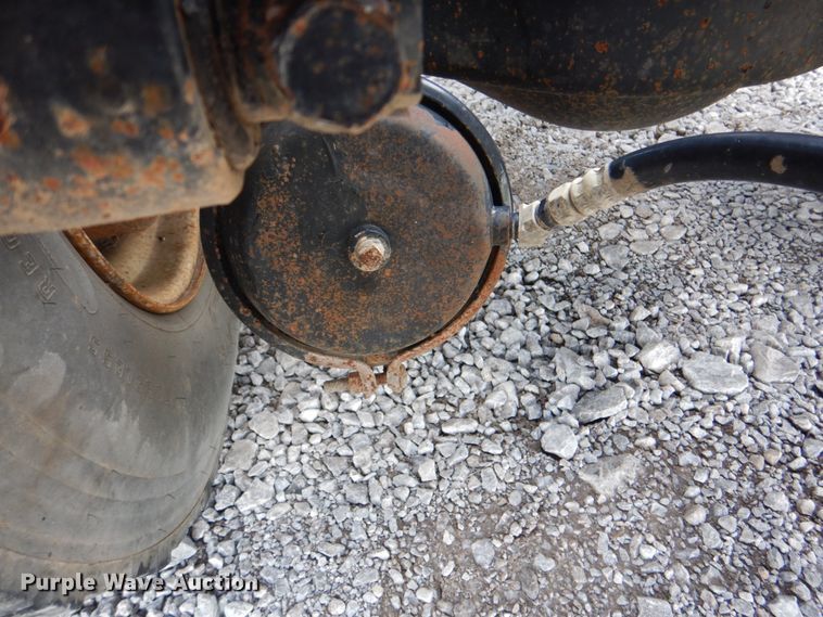 image for item HT9274 2012 Mack CHU613  semi truck