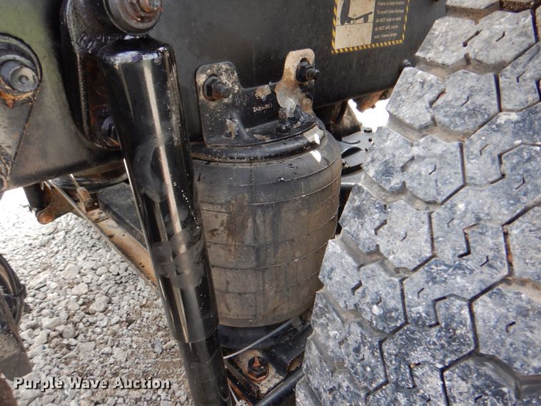 image for item HT9274 2012 Mack CHU613  semi truck