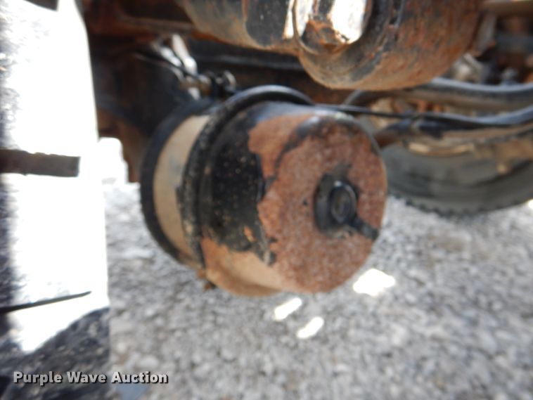 image for item HT9274 2012 Mack CHU613  semi truck