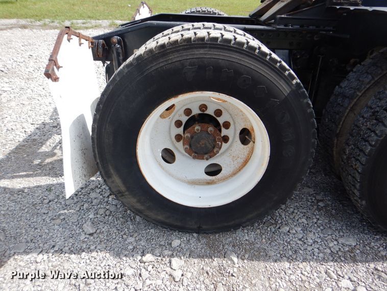 image for item HT9274 2012 Mack CHU613  semi truck