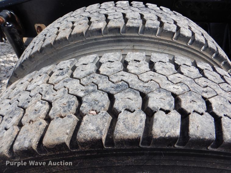 image for item HT9274 2012 Mack CHU613  semi truck