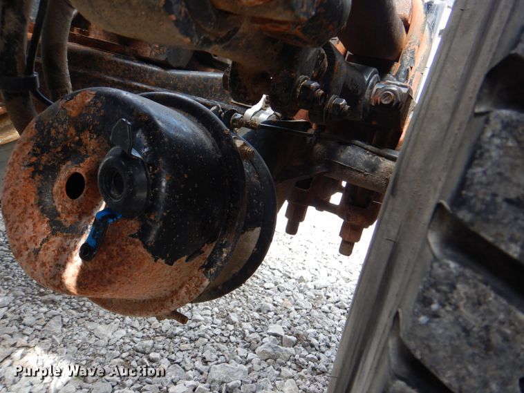 image for item HT9274 2012 Mack CHU613  semi truck